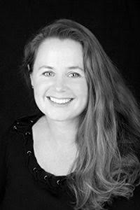 A review of The Enemies of Versailles by Sally Christie, the final installment of The Mistresses of Versailles Trilogy. // Dreams, etc.